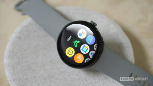 Gmail starts testing Material 3 Expressive redesign on Wear OS