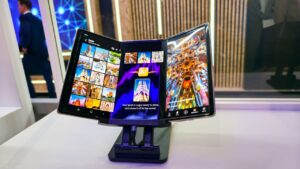 News Weekly: Samsung’s trifold lands this year, Ray-Ban Meta glasses sales soar, massive Pixel 10 leak, and more